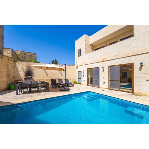 Nadurin Holiday Home