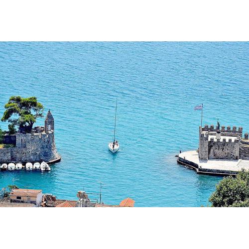 NAFPAKTOS-luxury suite