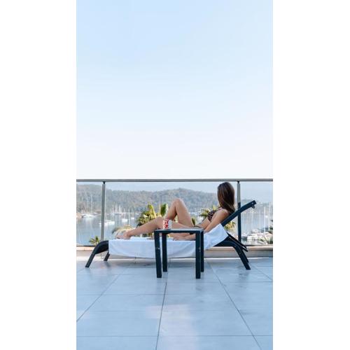 Nakas Suites