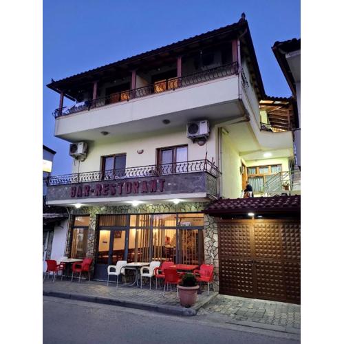 Nako Guest House bar&restaurants