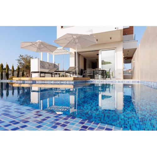 Napa Hills Seaview Villas - Iris