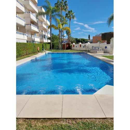Napoleon 4A with pool close to the beach