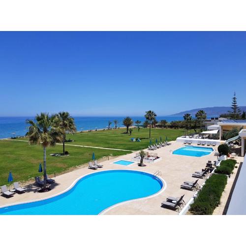 Natura Beach Hotel And Villas