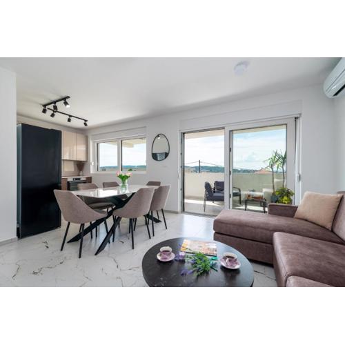 Natura Vita Apartment-New Modern Apartment with City View & two Free Parking Spaces-10 min Walk to Trogir Old Town