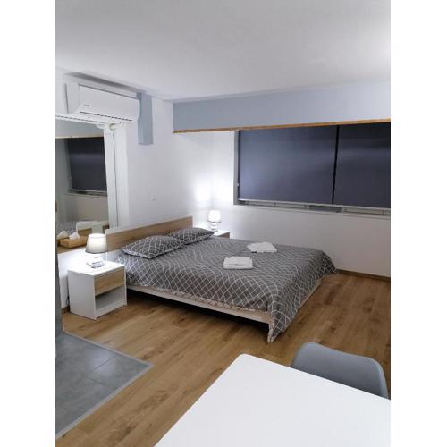 Natural Oak STUDIO by Emmelia Group