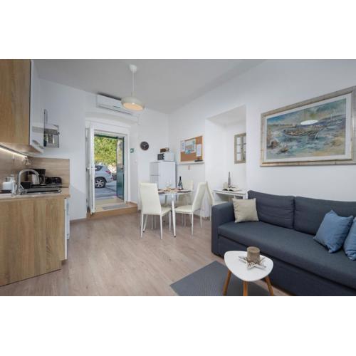 Naval apartment