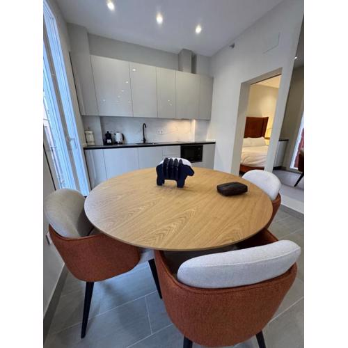 Navas 201 Elegant Suite