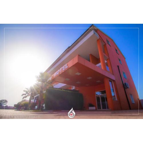 NBT Hotel Lac
