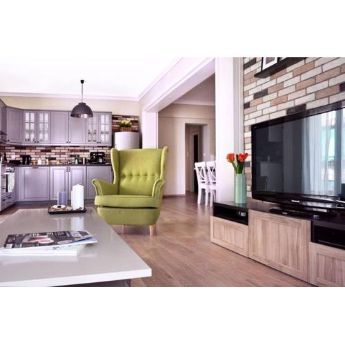 Near Acropolis, 3 bedroom 2 bathroom Big Beautiful Apt