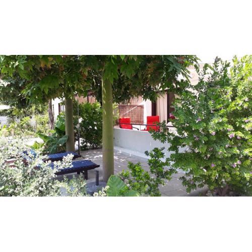 Near the beach Aparment with garden