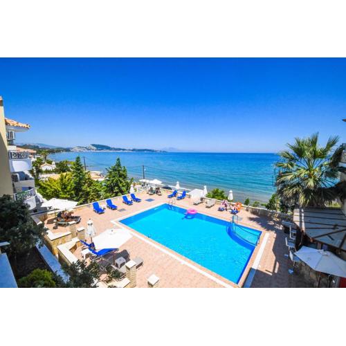 Nefeli Beach - living by the sea
