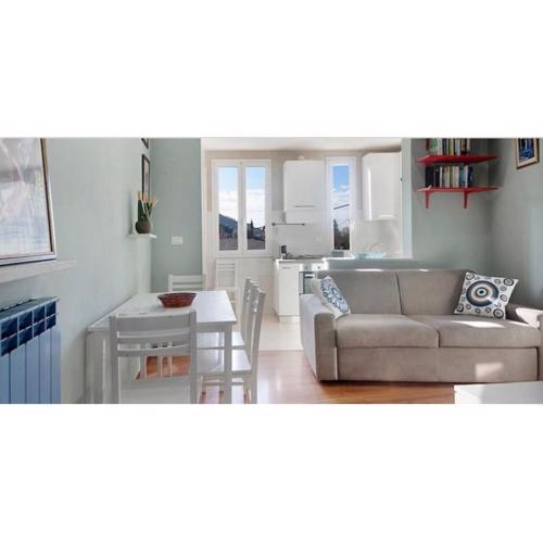 Nel blu dipinto di blu Apartment