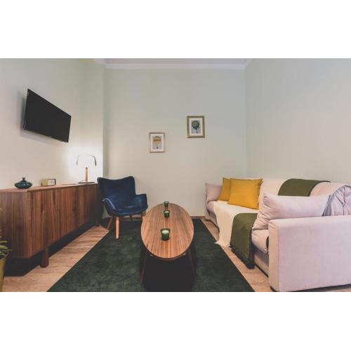 Neoclassical Apartment near Acropolis - LivingStone Crystal