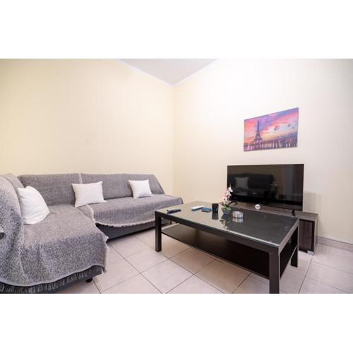 Neos kosmos 1 bedrm semi-basement flat by MPS