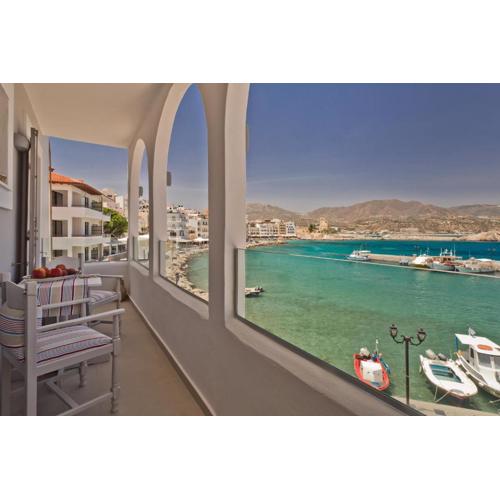 Nereus Luxurious Suites