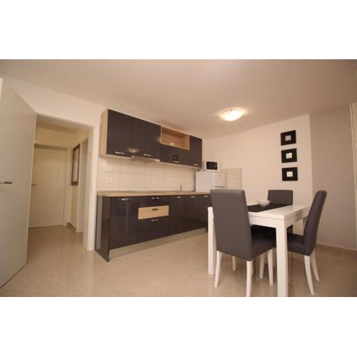 Nettes Appartement in Baška mit Gemeinsamer Terrasse