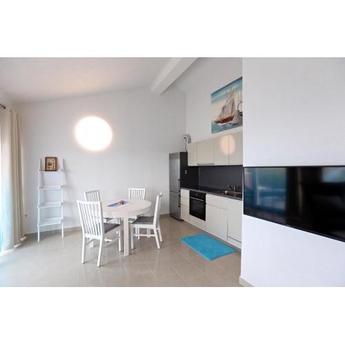 Neue Wohnung In Okrug Gornji Und Meerblick