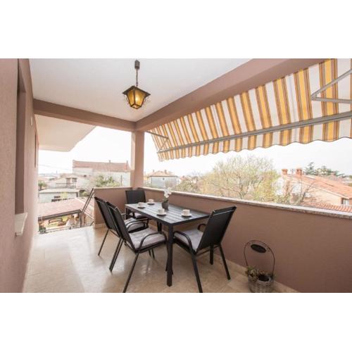 Neue Wohnung in Umag mit Terrasse