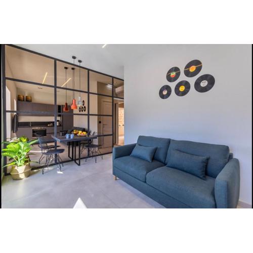 New - Designer finished 1 Bedroom apartment A 5 minutes ferry away from Valletta