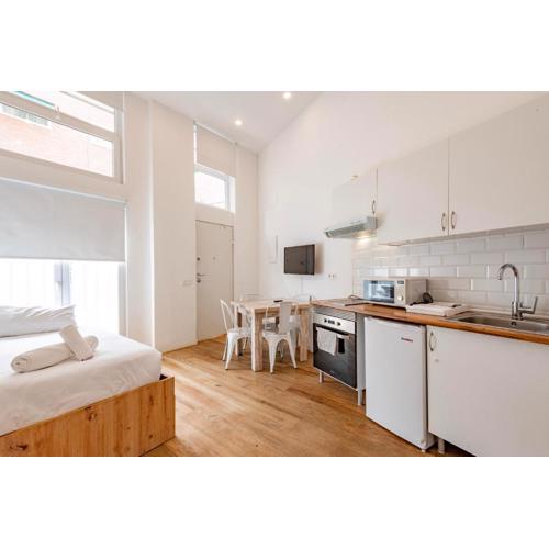 New 1 min Metro, cozy 1 bed close to Downtown, wifi A