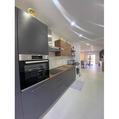 New 3 Bed Apt with Communal Pool