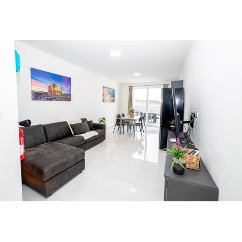 New and Modern home in Bugibba, great location