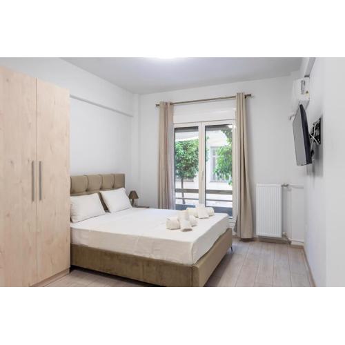 New and renovated studio close to Megaro Mousikis