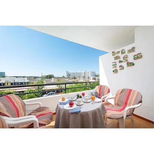 NEW Apartment Sol with Sea Views and Balcony by Bebreeze