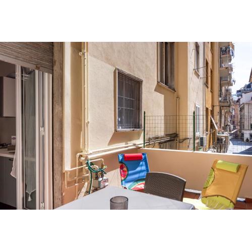 NEW APT! 1km from Central Station \