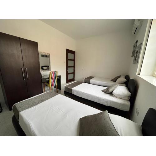 New Aurora Room 3, huge private bedroom en-suite