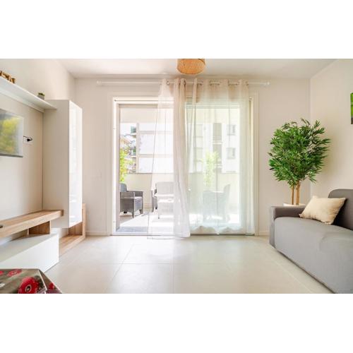 New bamboo holiday home Bergamo airport trade fair