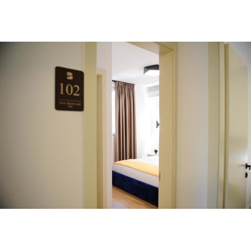 New Boulevard Inn