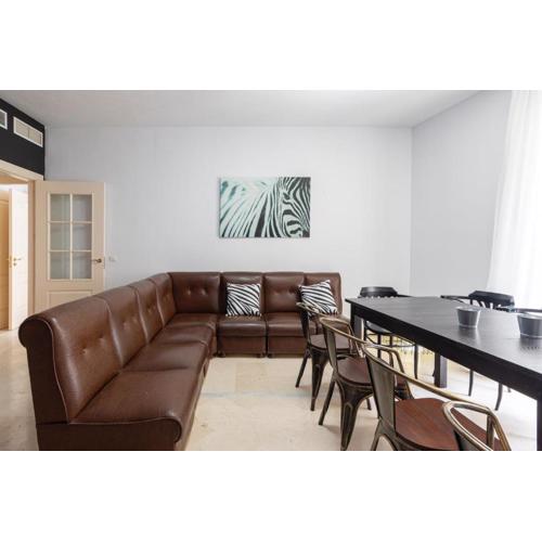 New broad GR2- XXL flat in Málaga Center for big groups