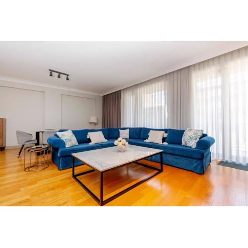 New Building - 3-Bedroom Central Apartment