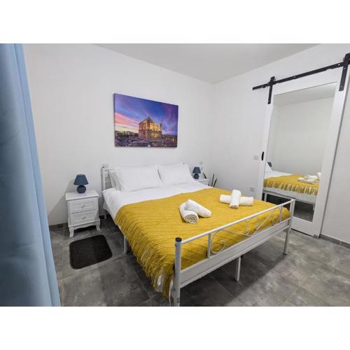 New central apartment close to promenade