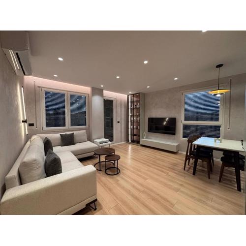 New Chic Apartment, Central