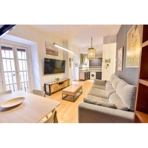 New! Contemporary with pool and parking included