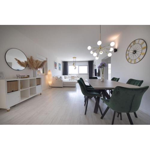 New! Cozy Apartment for 4, near Sea and Split
