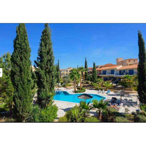 New cozy Villa near the beaches in the Magnificent Gardens of Regina with swimming pools!