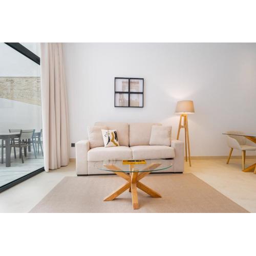 New Design Apartment - Private patio - Gallos 2