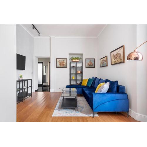 NEW High-End 2BR Apartment with Parking