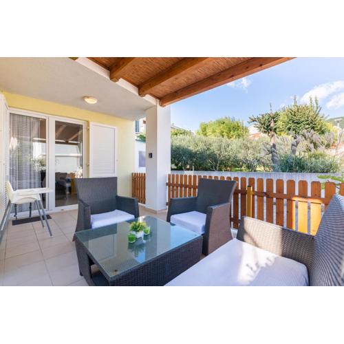 New Lovorka 7 apt. 4+1 in Baška Krk