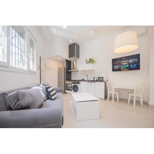 NEW Luxury and sunny 2BR apartment Premium Spot