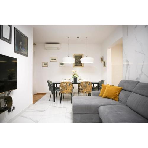 New & Luxury apartment Tony