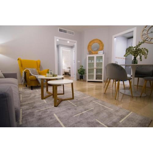 NEW! Luxury CITY CENTER & 2 BALCONIES