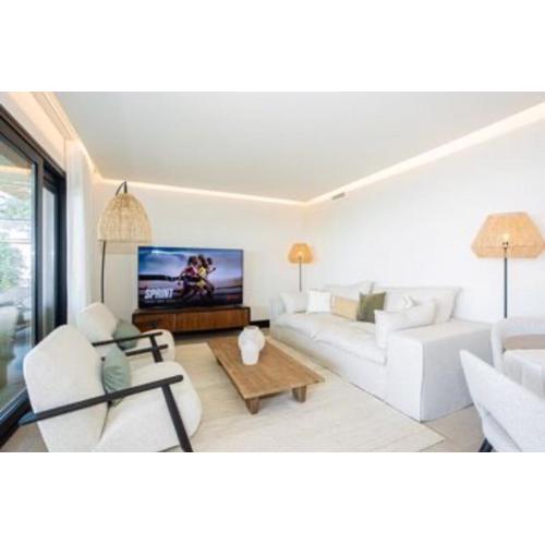 New Modern 3 bedrooms apartment with ocean views