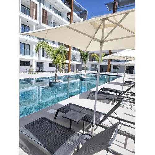 New, Modern Studio, Universal Residences