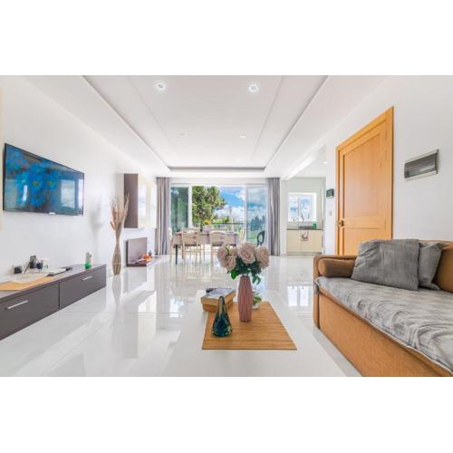New Spacious Apartment 3 Bdr 2 Bth Bugibba S