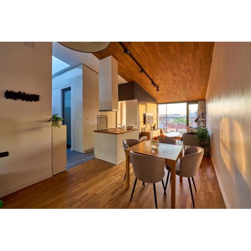 *New* Top View LOFT 2 BDRM