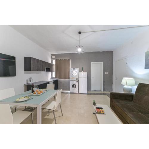 New Valletta city centre apartment with Terrace and Views